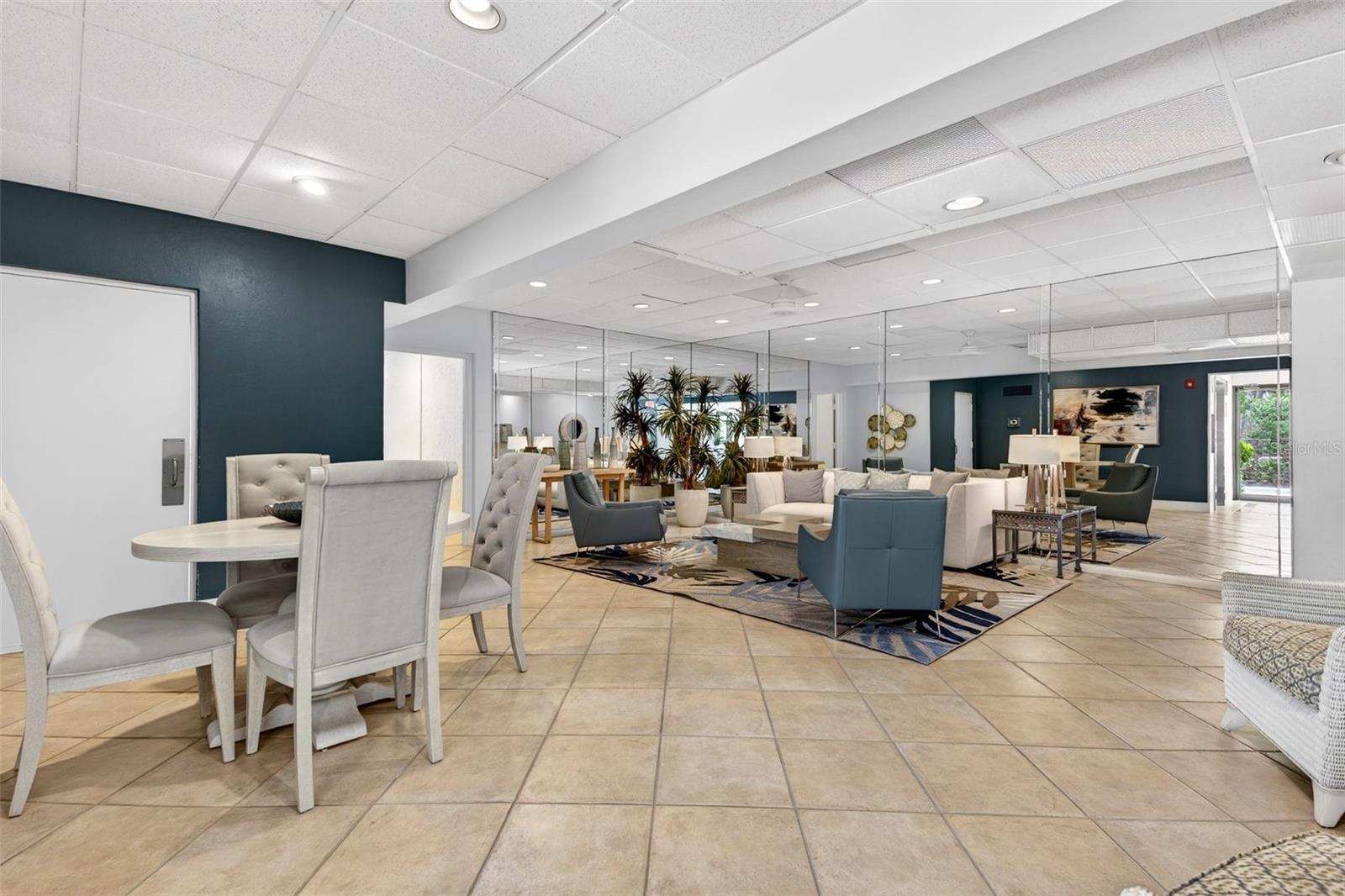 WINDWARD PASSAGE - Residential