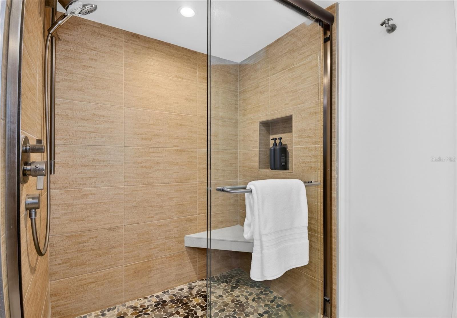 WINDWARD PASSAGE - Residential