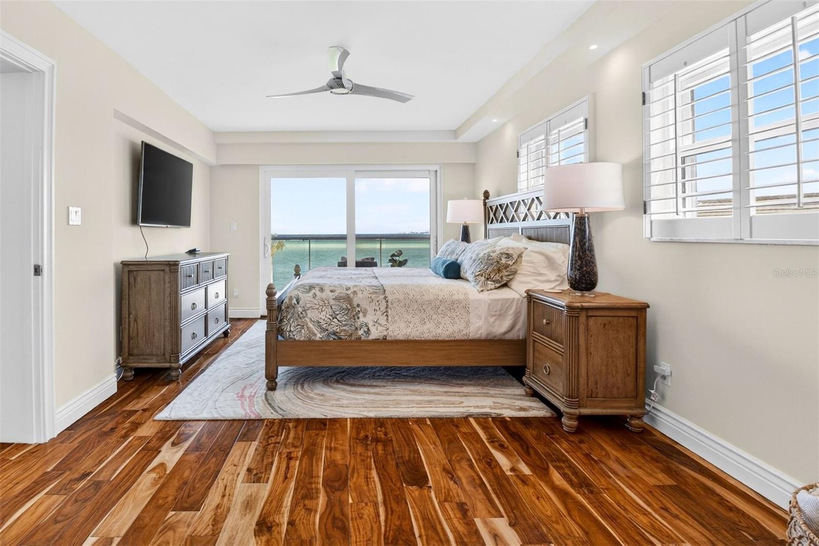 WINDWARD PASSAGE - Residential