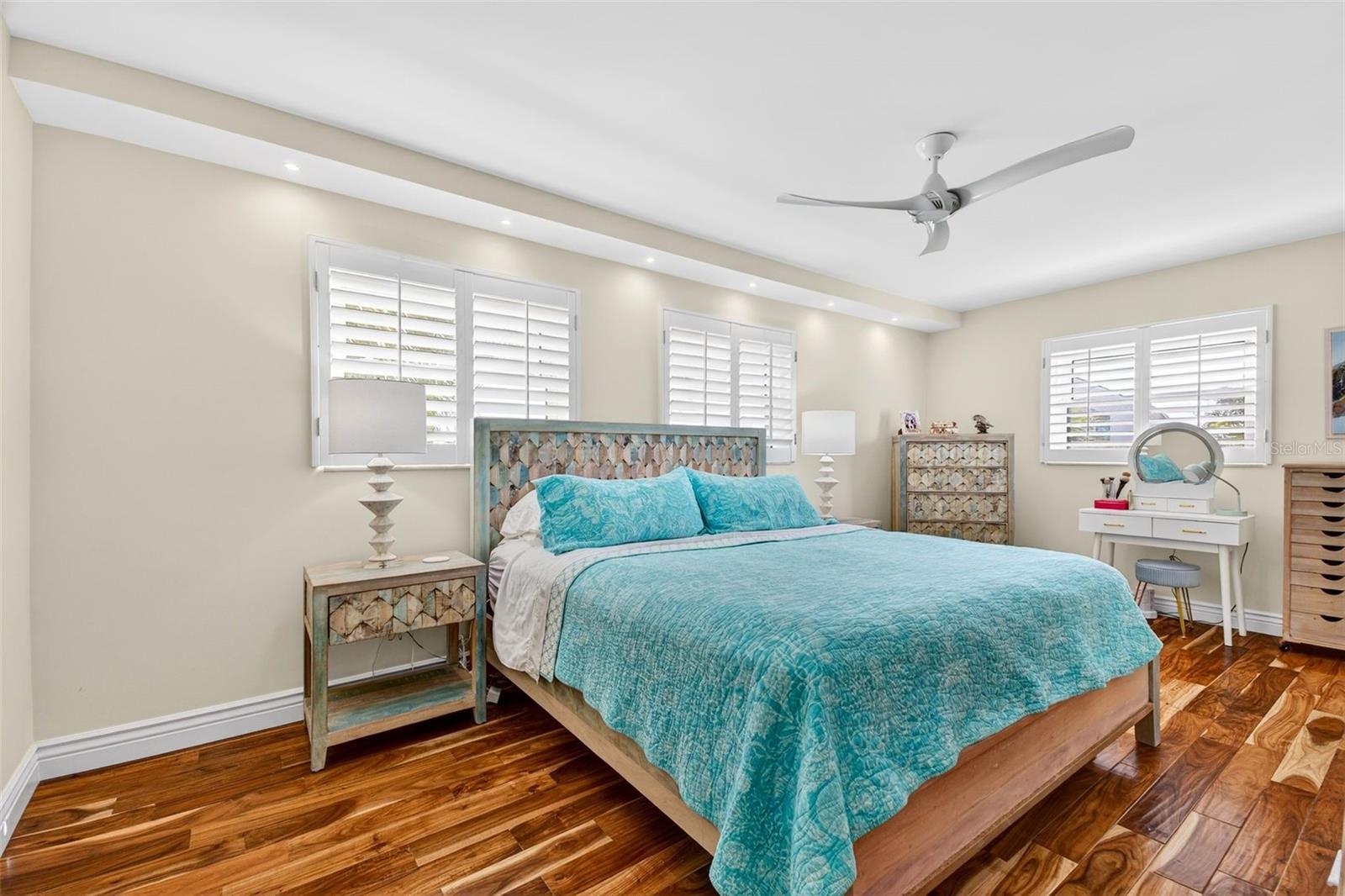 WINDWARD PASSAGE - Residential