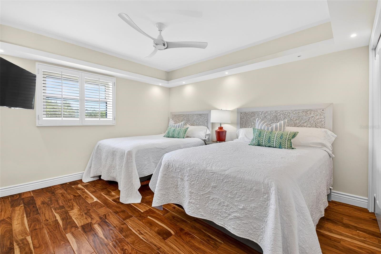 WINDWARD PASSAGE - Residential