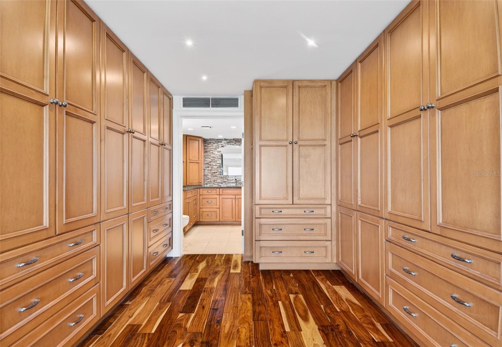 WINDWARD PASSAGE - Residential