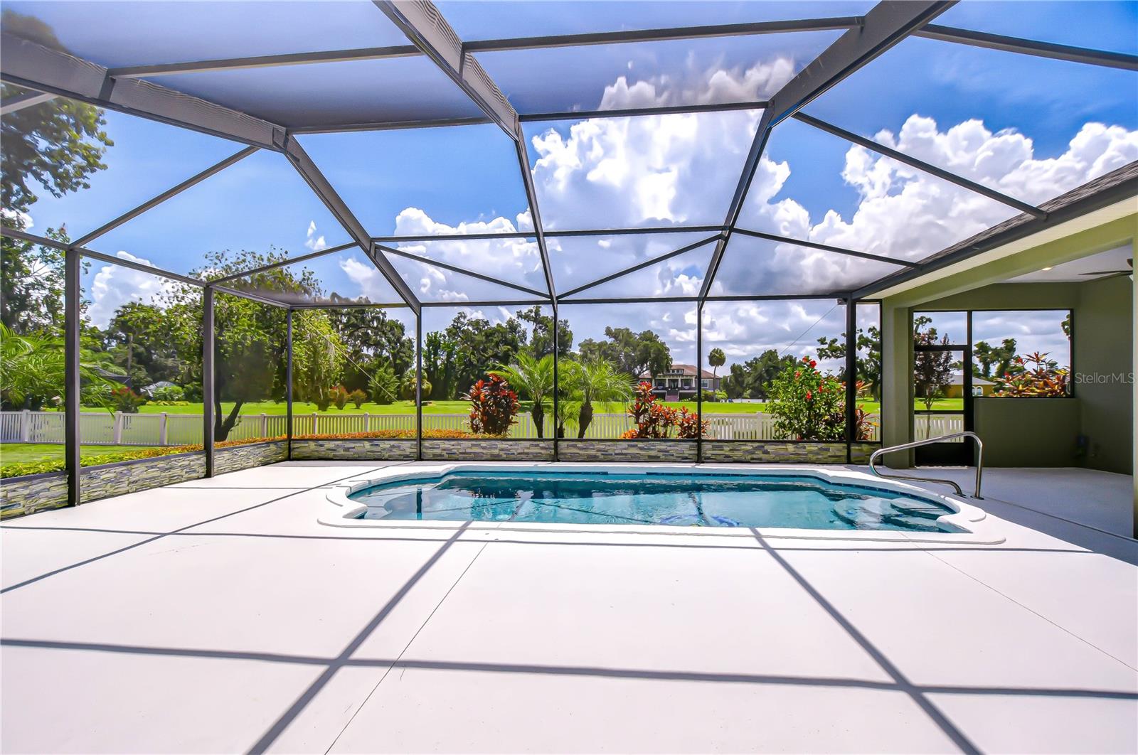 DARBY LAKE - Residential