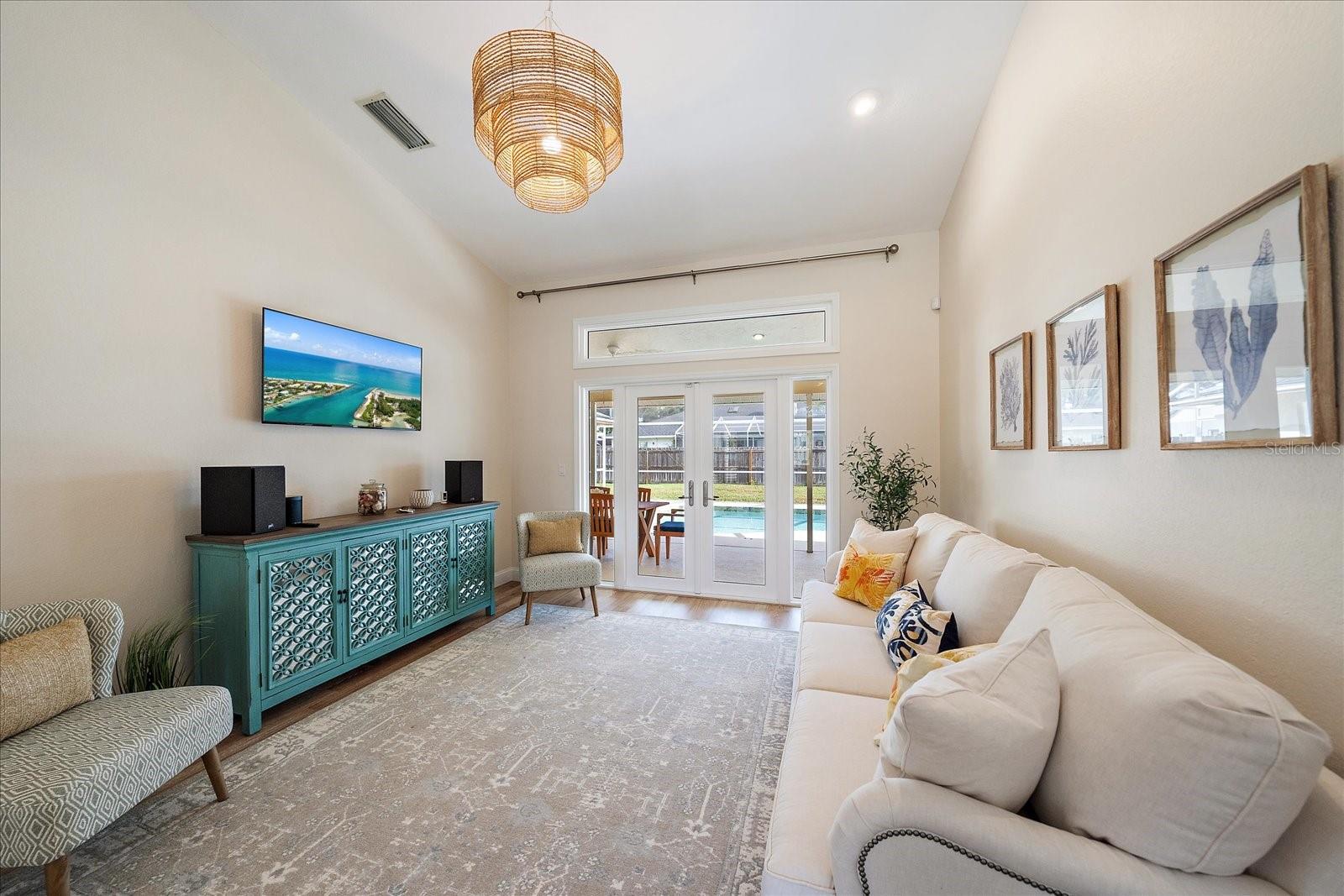 EMERALD GARDENS - Residential