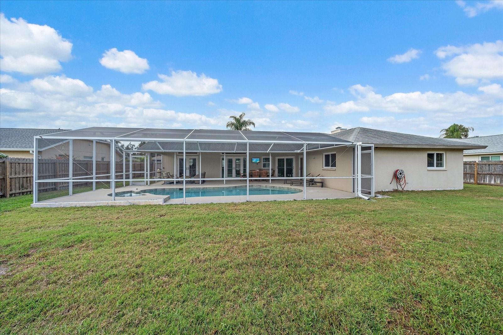 EMERALD GARDENS - Residential