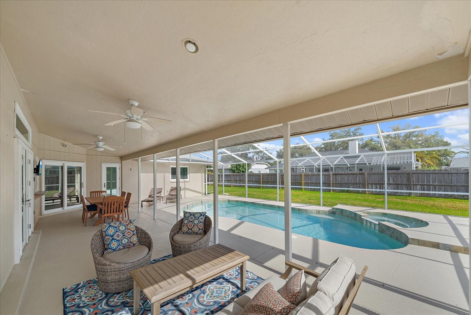 EMERALD GARDENS - Residential