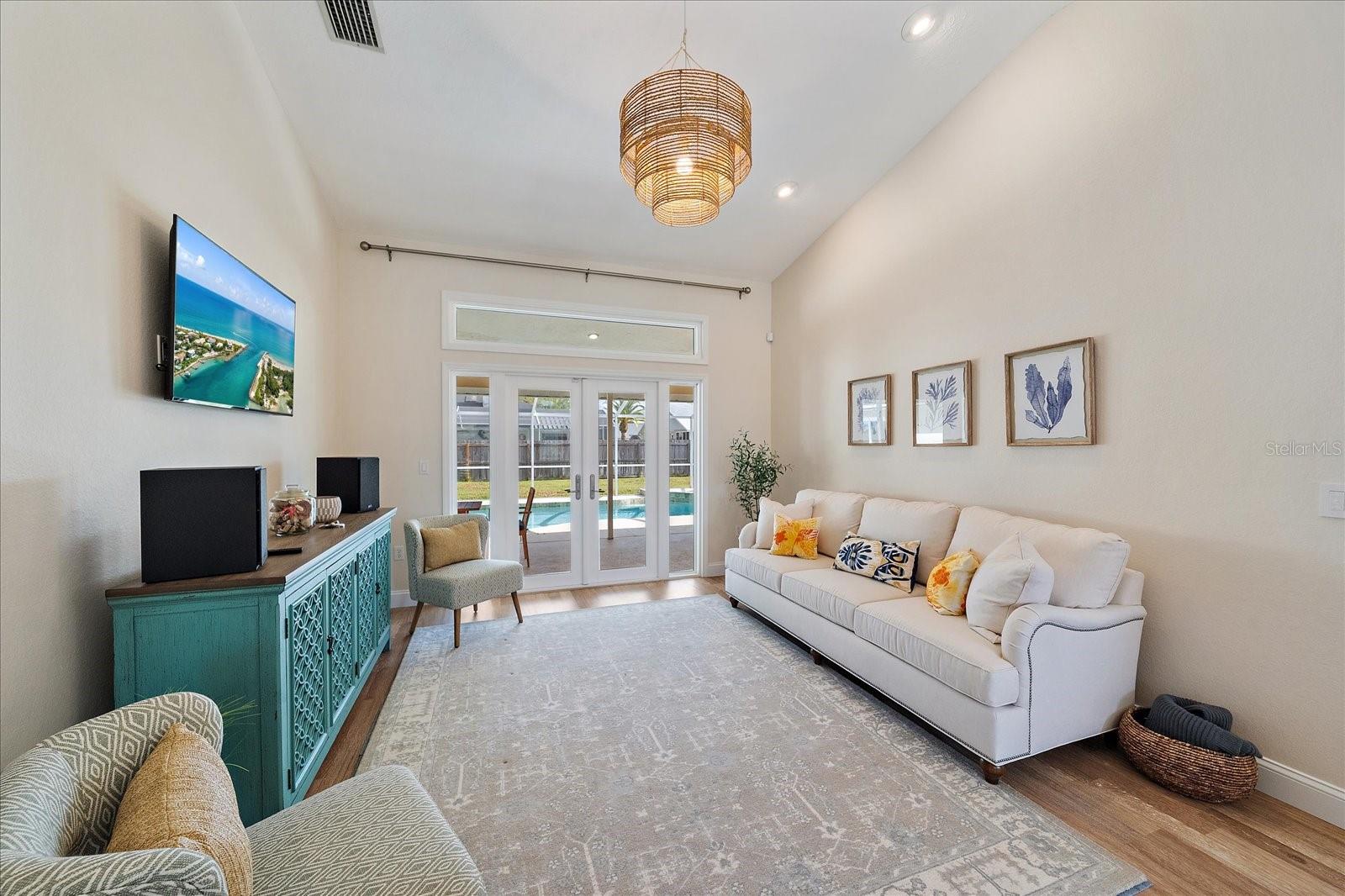 EMERALD GARDENS - Residential