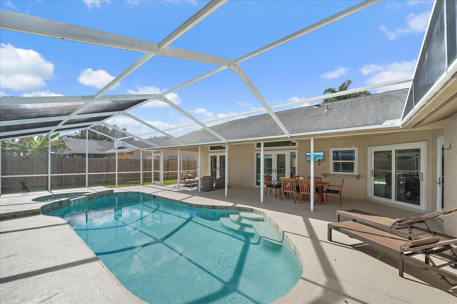 EMERALD GARDENS - Residential