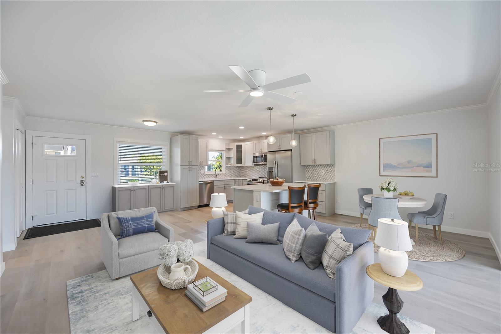 POINT WHITECAP APTS - Residential