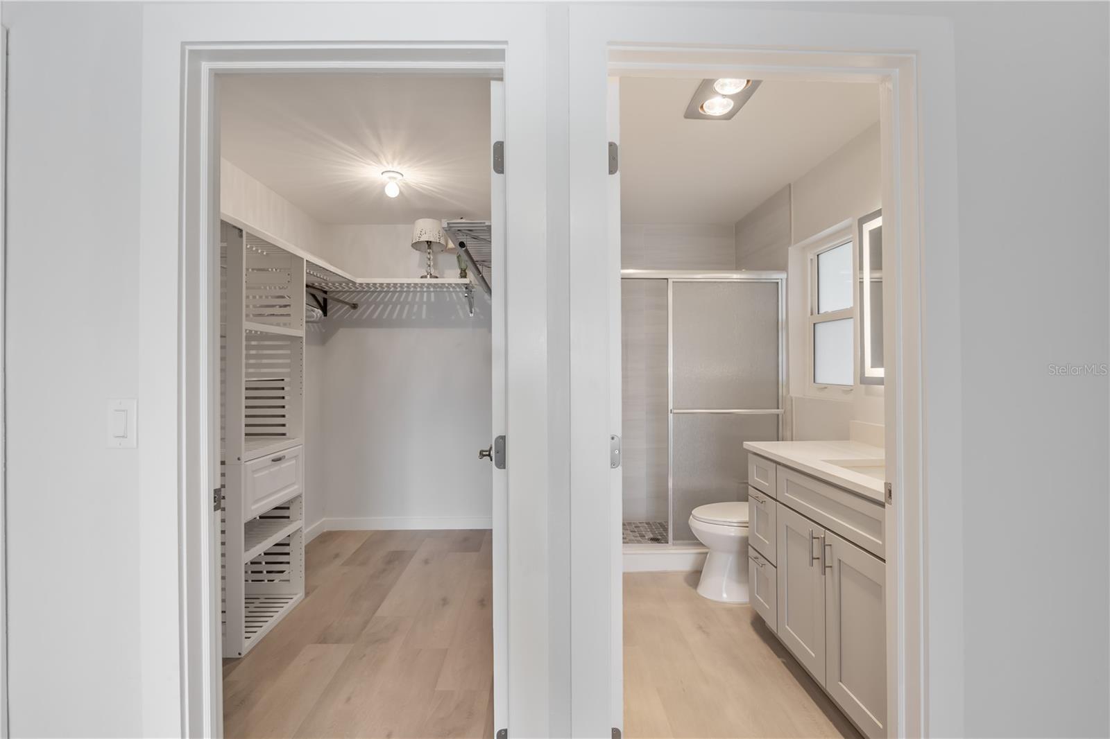 POINT WHITECAP APTS - Residential