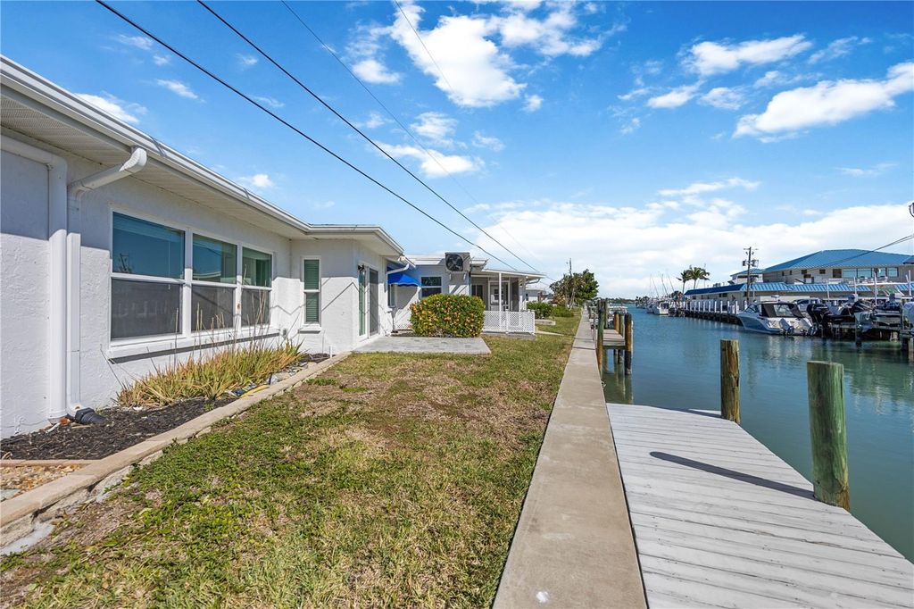 Photo of 825 White Cap Circle #4, Venice, FL 34285 (MLS # N6142694)