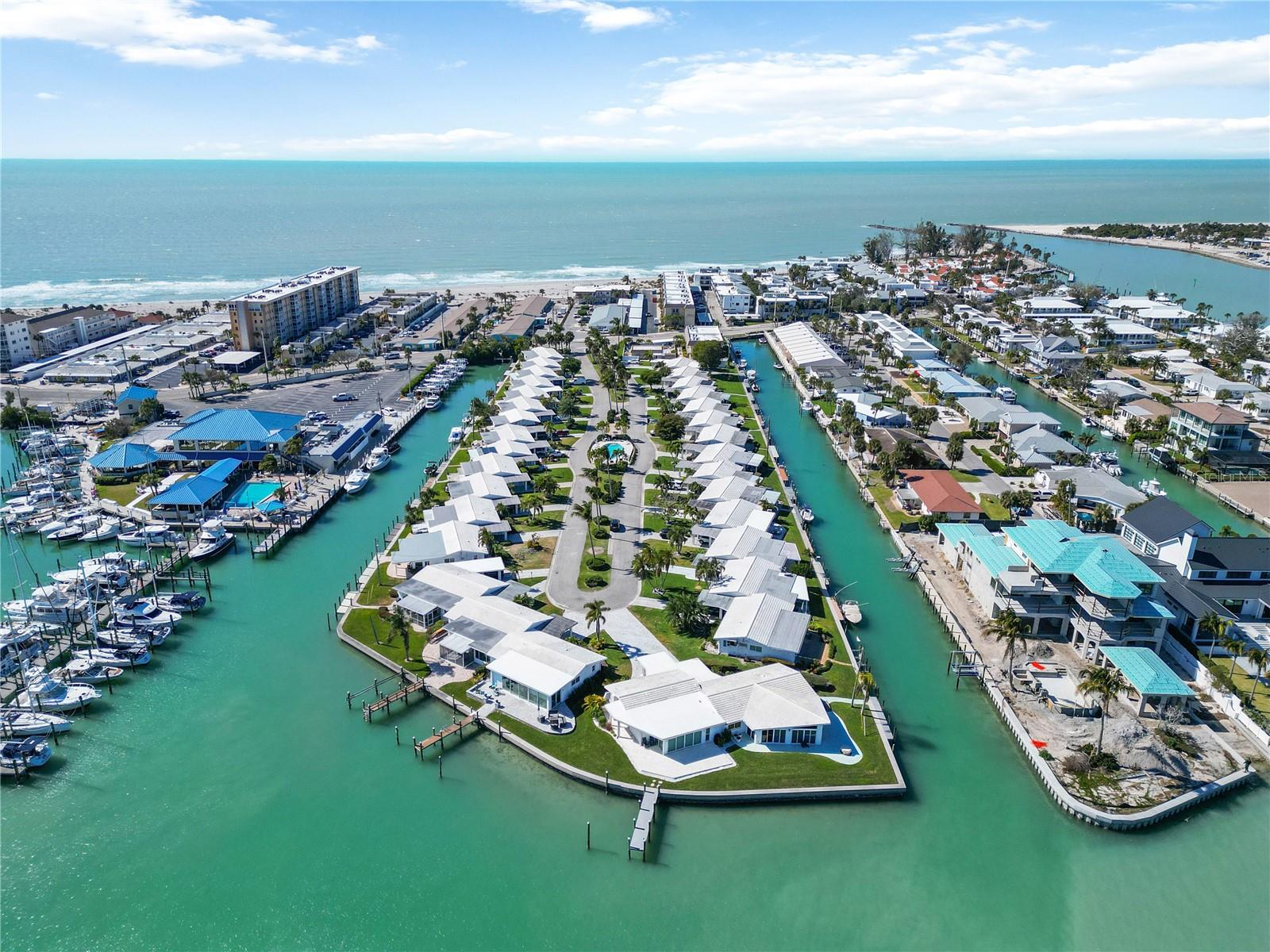 POINT WHITECAP APTS - Residential