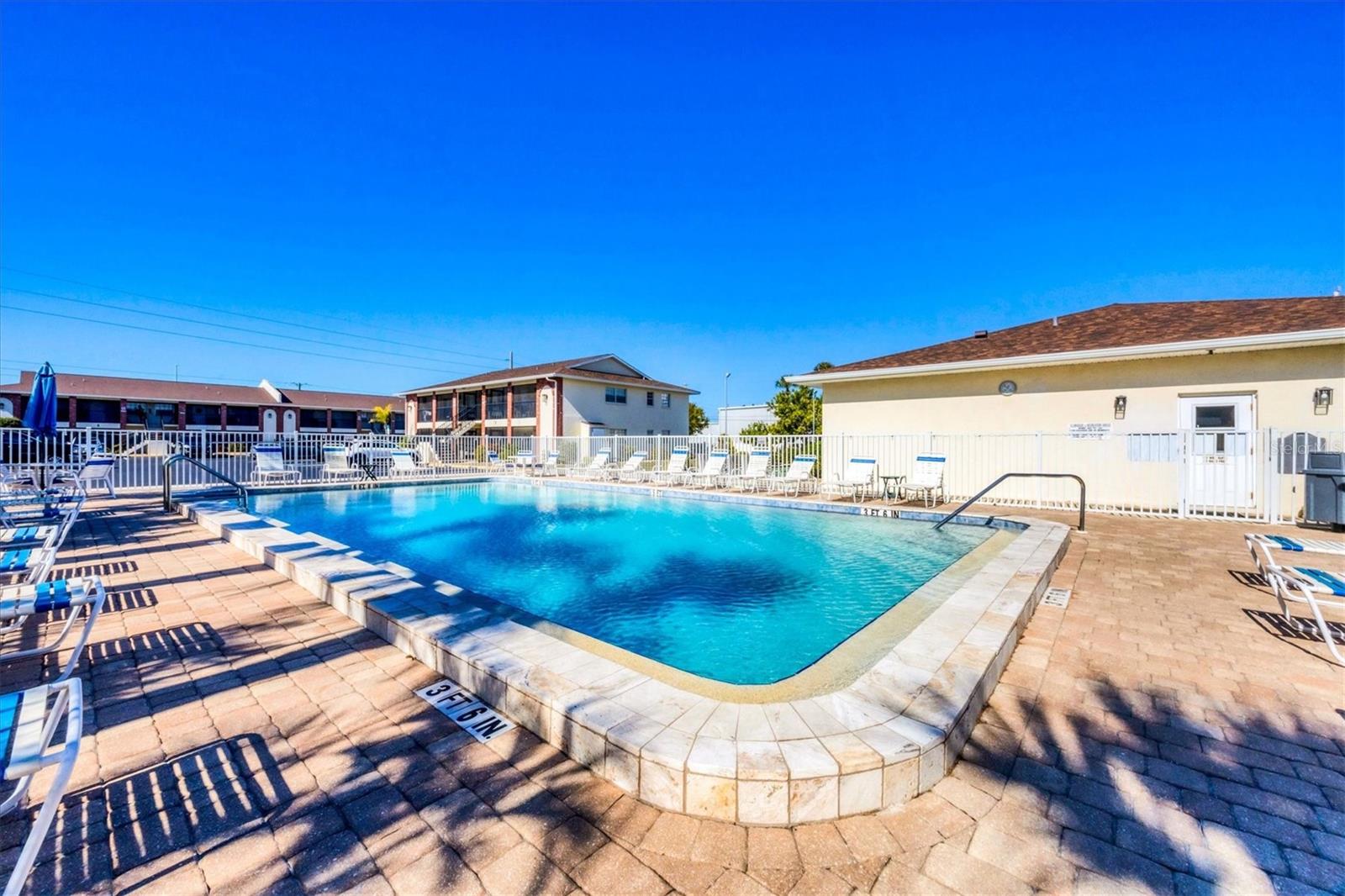 PALM MANOR PH 03 - Residential