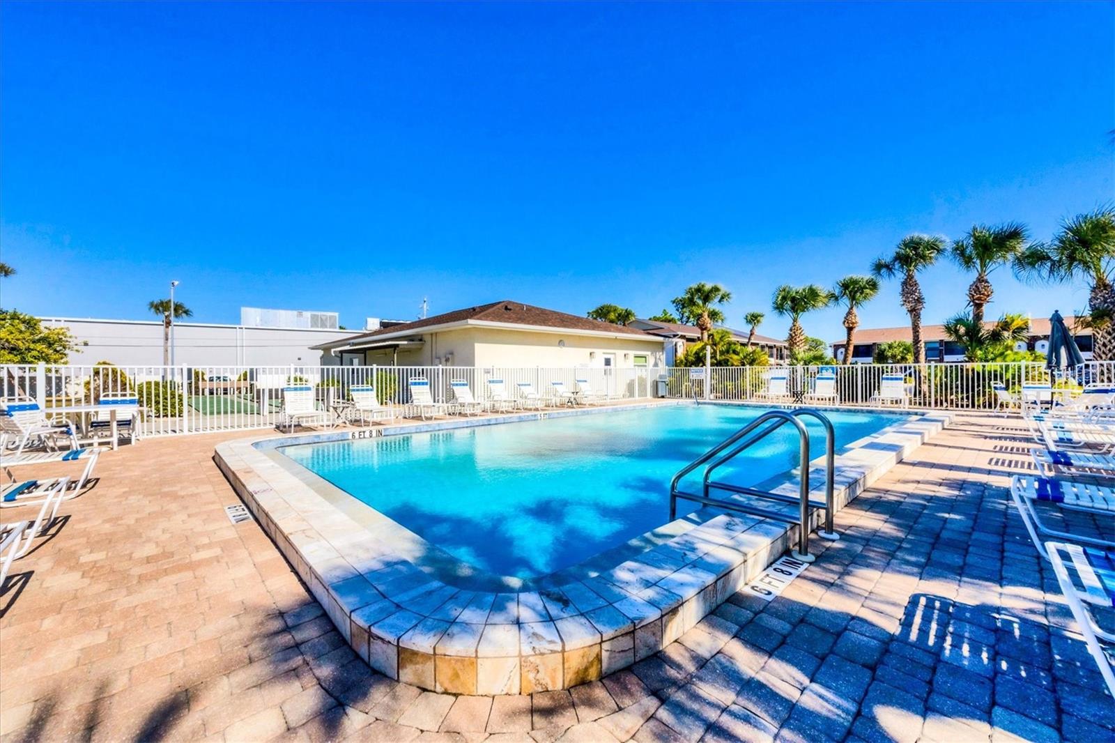 PALM MANOR PH 03 - Residential