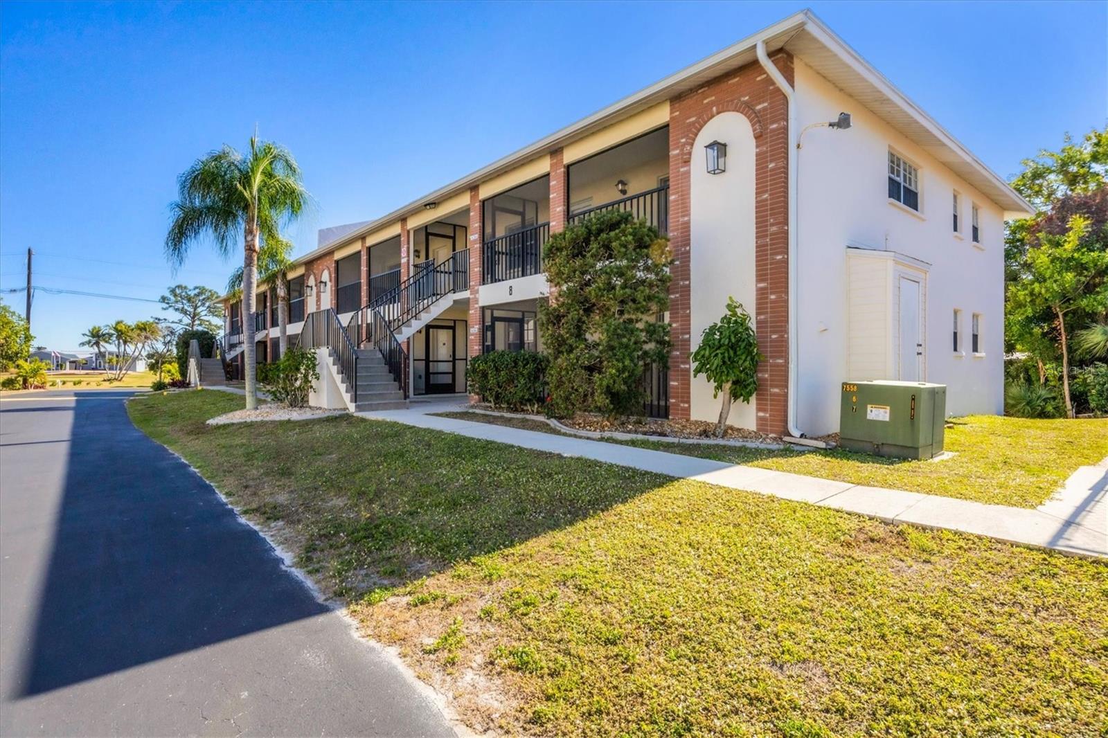 PALM MANOR PH 03 - Residential