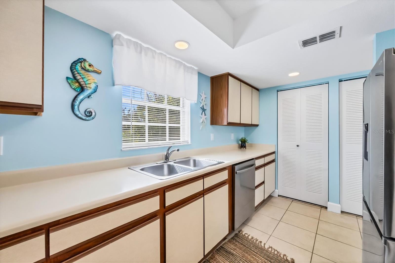 PALM MANOR PH 03 - Residential