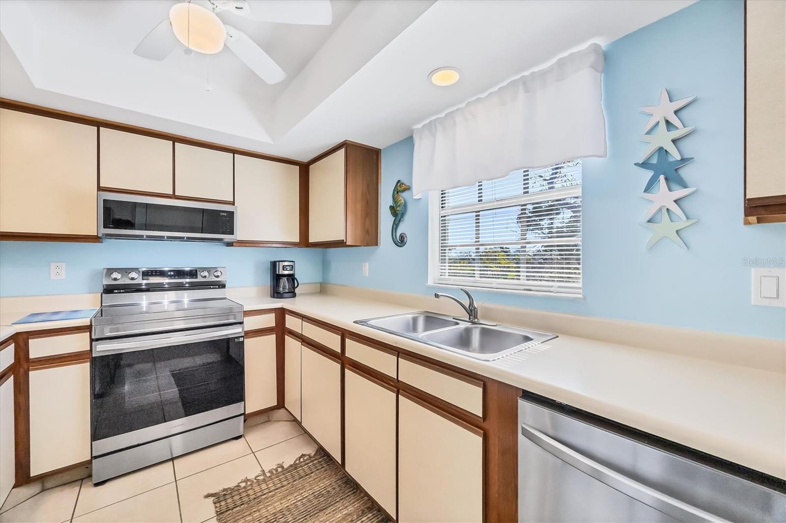 PALM MANOR PH 03 - Residential