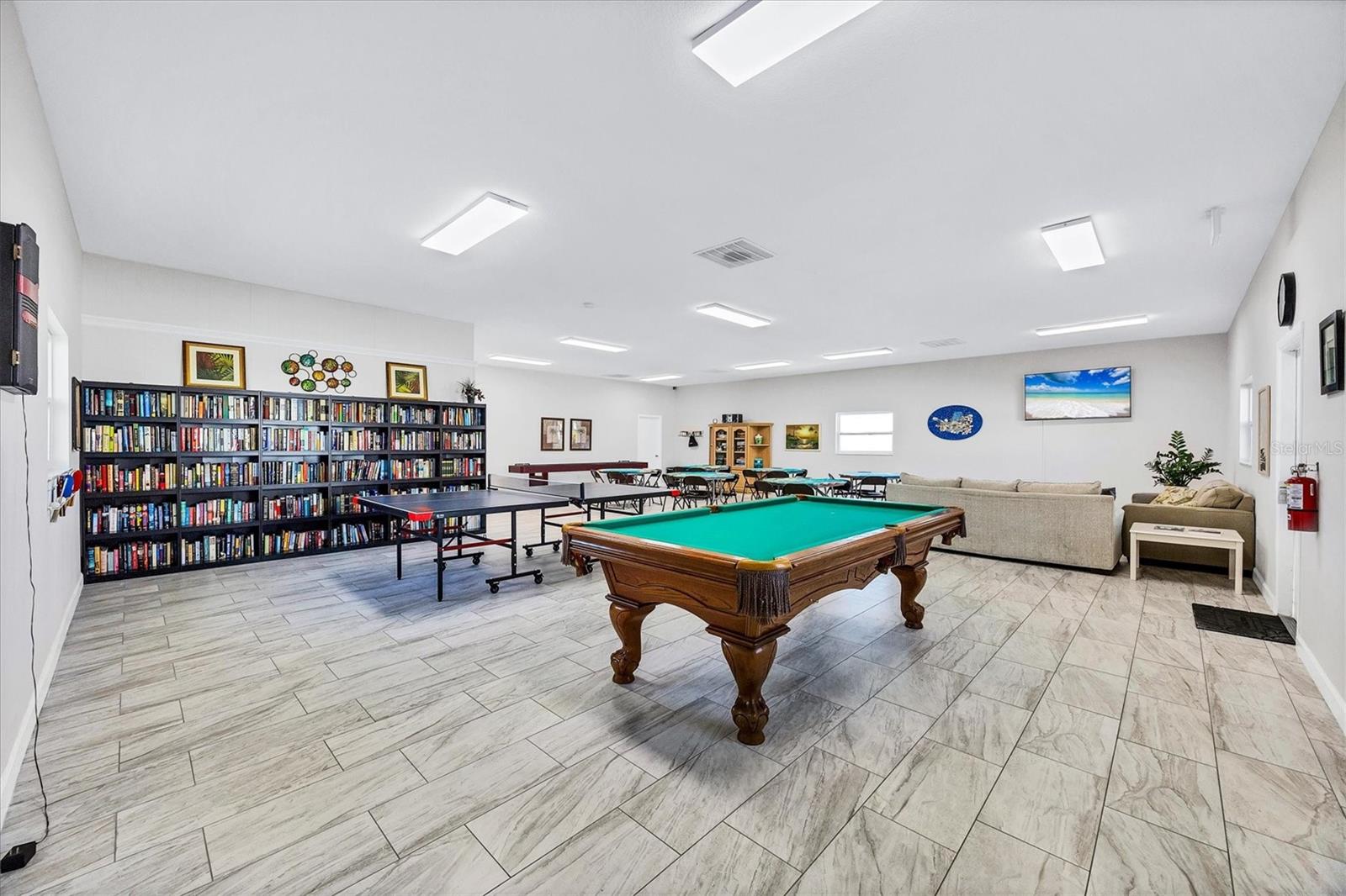 PALM MANOR PH 03 - Residential