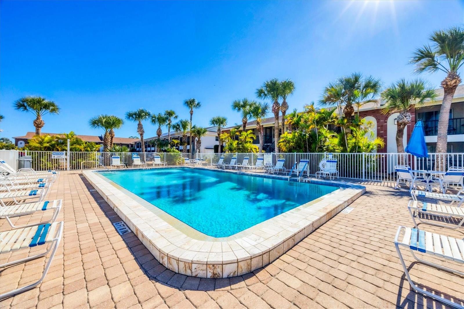 PALM MANOR PH 03 - Residential