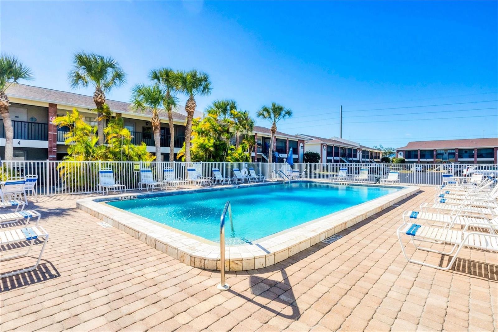 PALM MANOR PH 03 - Residential