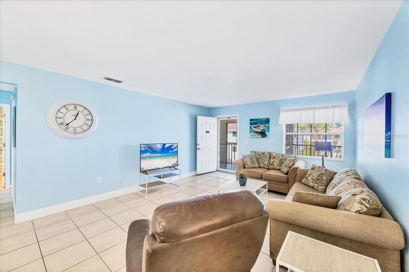 PALM MANOR PH 03 - Residential