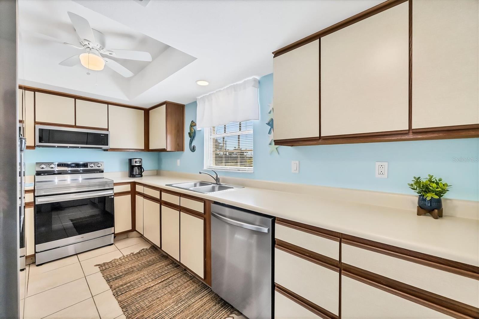 PALM MANOR PH 03 - Residential