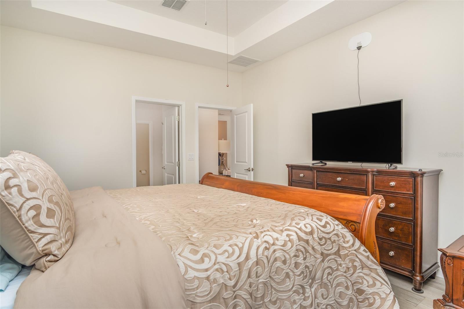 TUSKAWILLA CROSSINGS - Residential