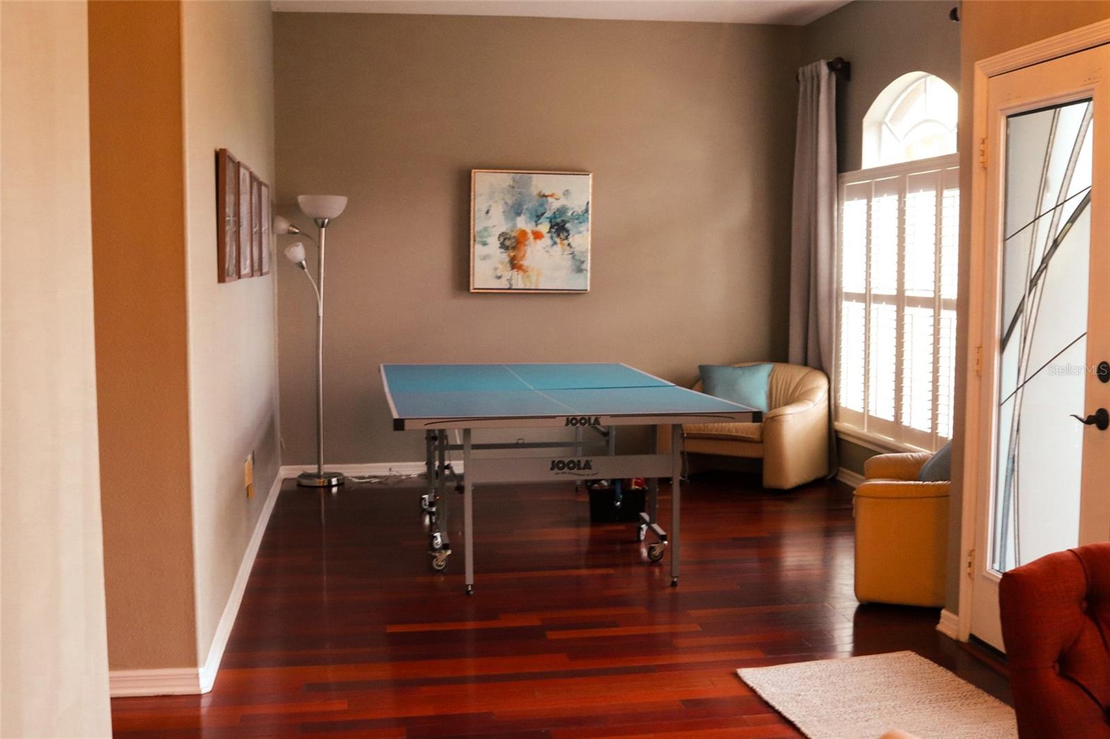 SWANN LAKE - Residential