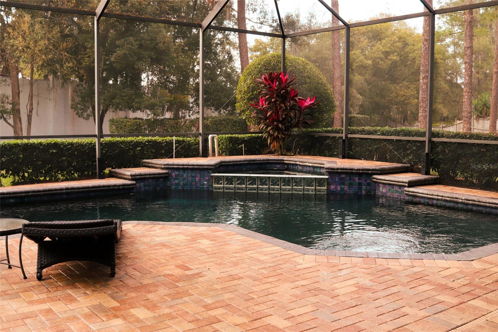 SWANN LAKE - Residential