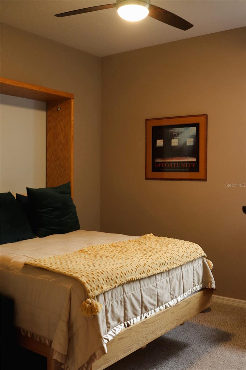 SWANN LAKE - Residential