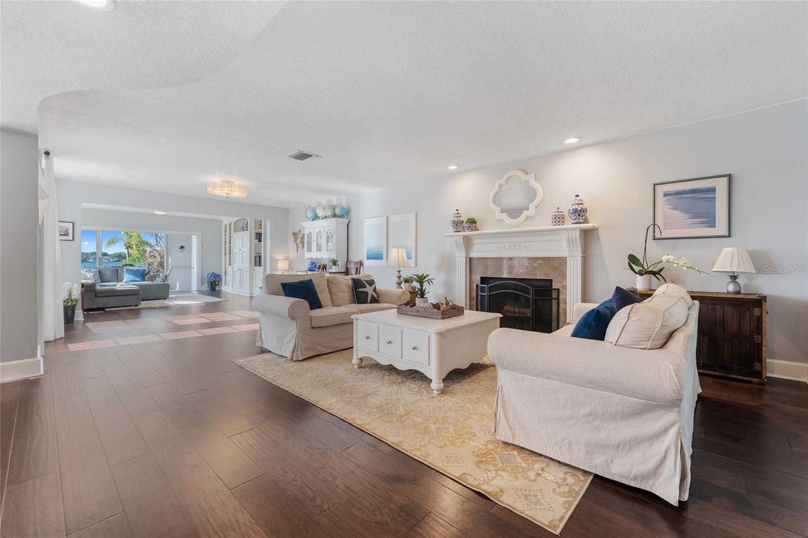 LAKE DOWN SHORES - Residential