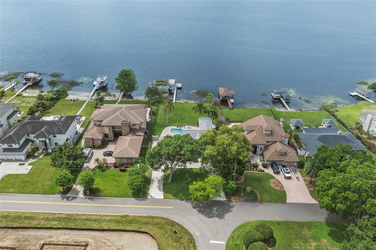 LAKE DOWN SHORES - Residential