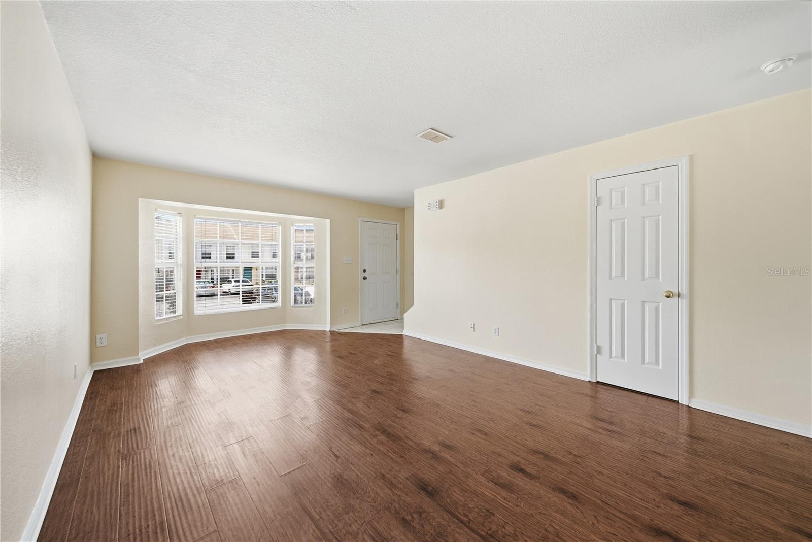 EMBASSY PARK TWNHMS CONDO - Residential Lease