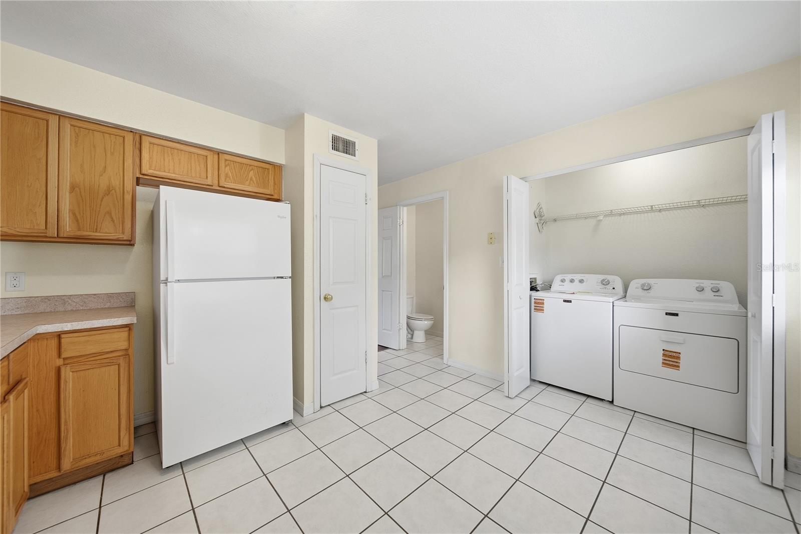 EMBASSY PARK TWNHMS CONDO - Residential Lease