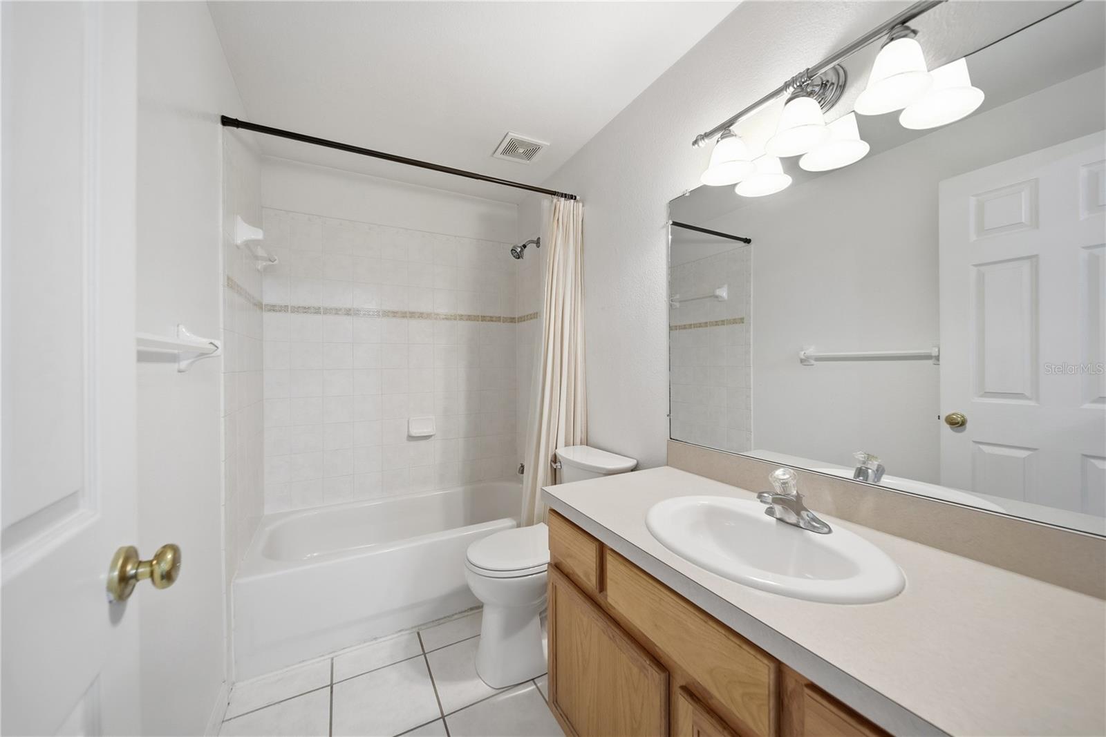 EMBASSY PARK TWNHMS CONDO - Residential Lease