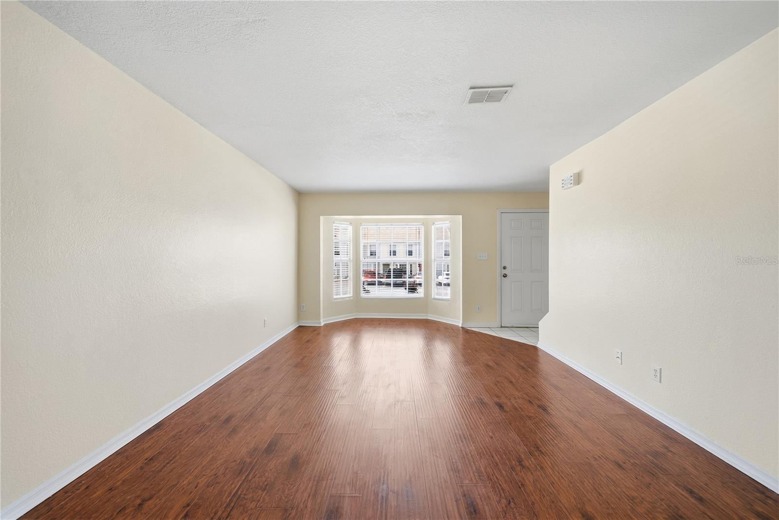 EMBASSY PARK TWNHMS CONDO - Residential Lease