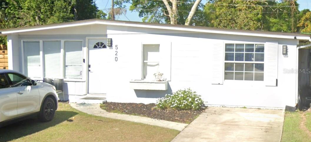 Very nice 4 bedroom 1 bathroom in much desired Altamonte Springs. This property is close to all shopping and restaurants , parks and public transportation.