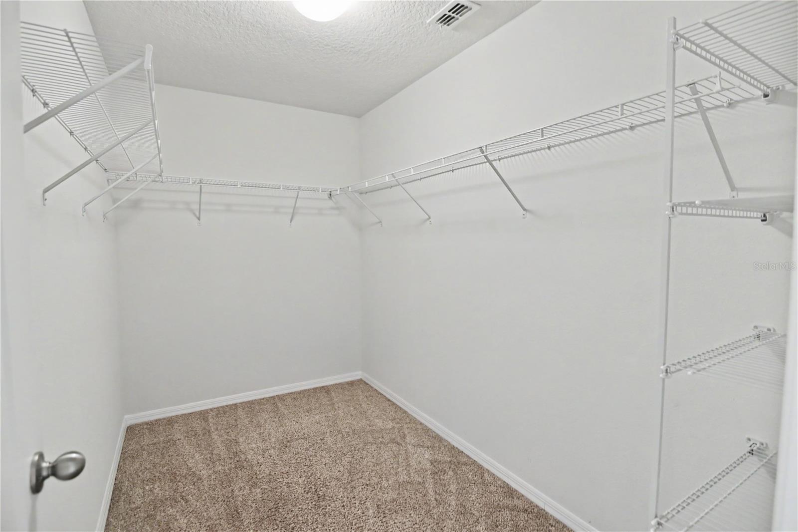 ALOMA TRAILS - Residential