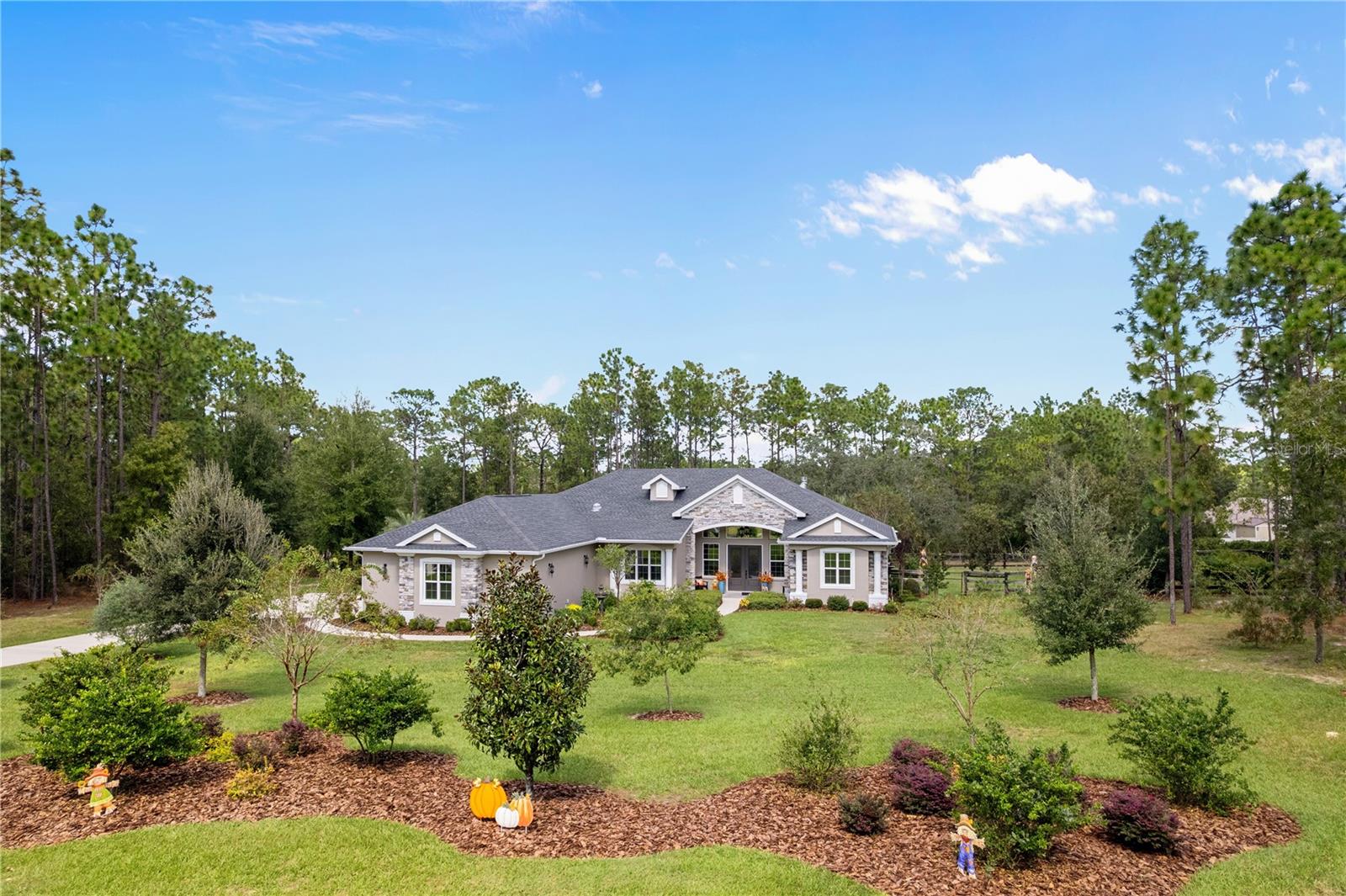 4554 N PERRY DRIVE