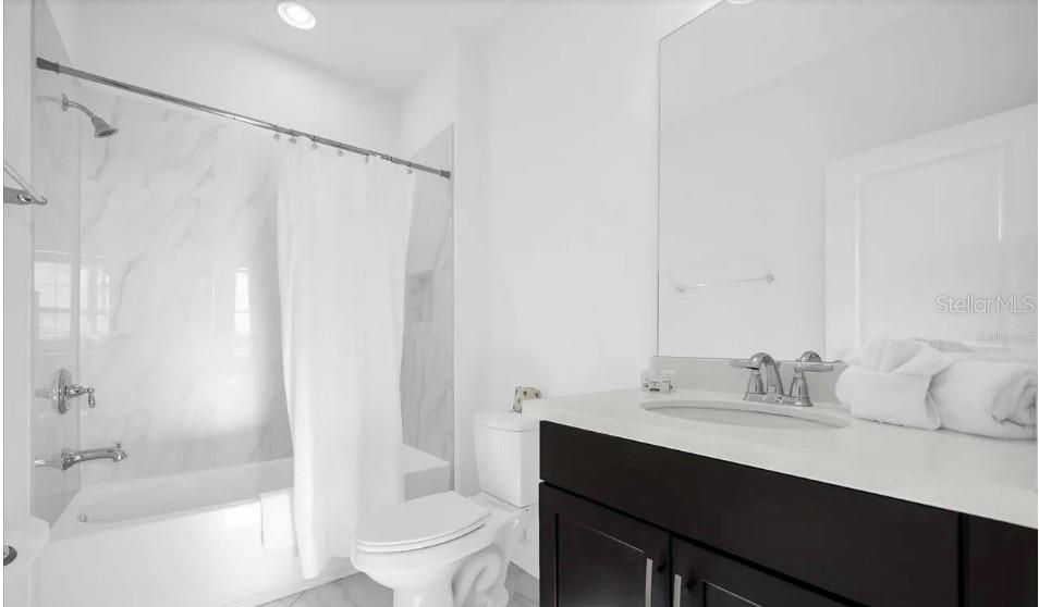 FESTIVAL PH - Residential Lease