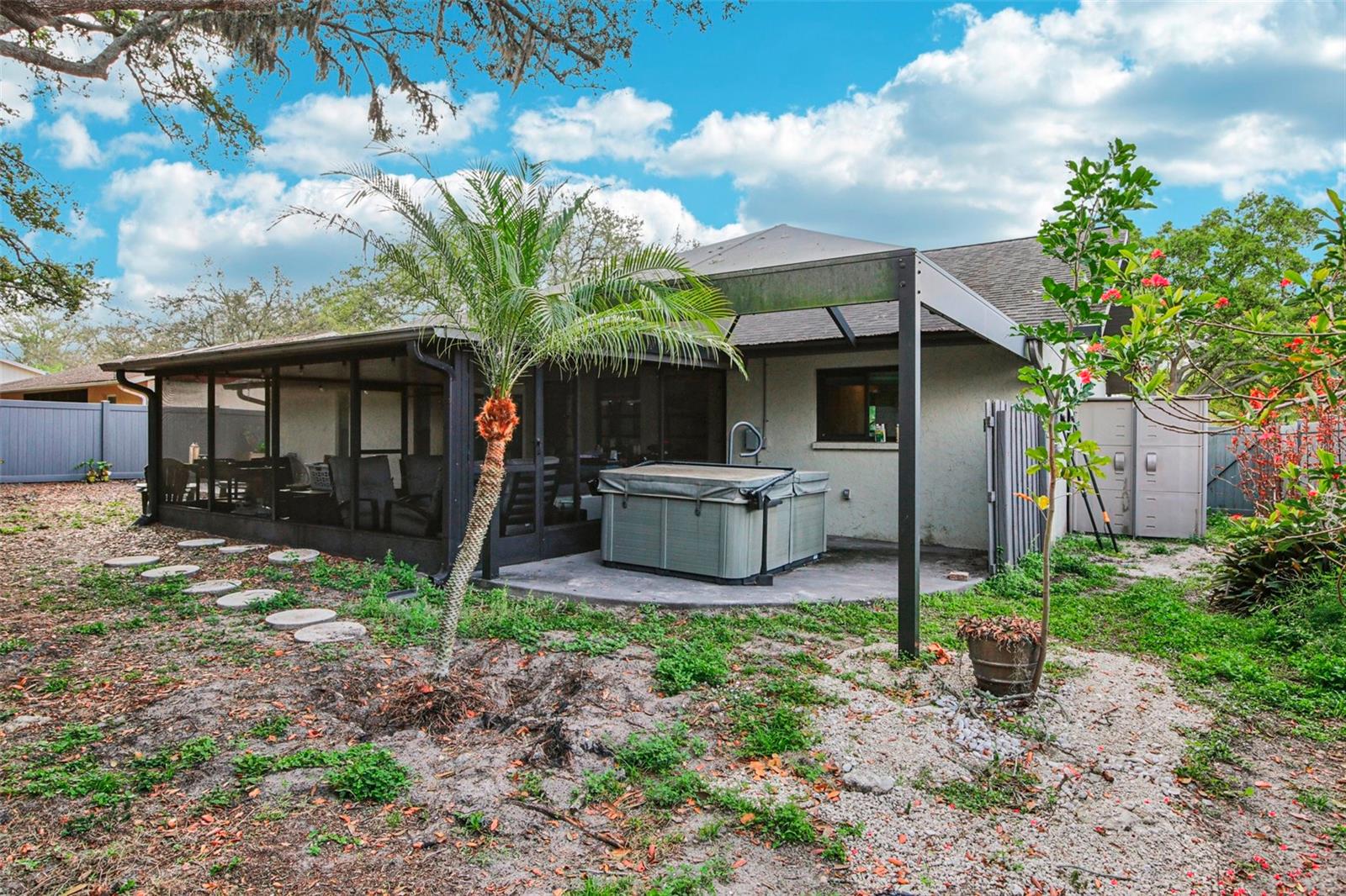 COLONIAL OAKS - Residential