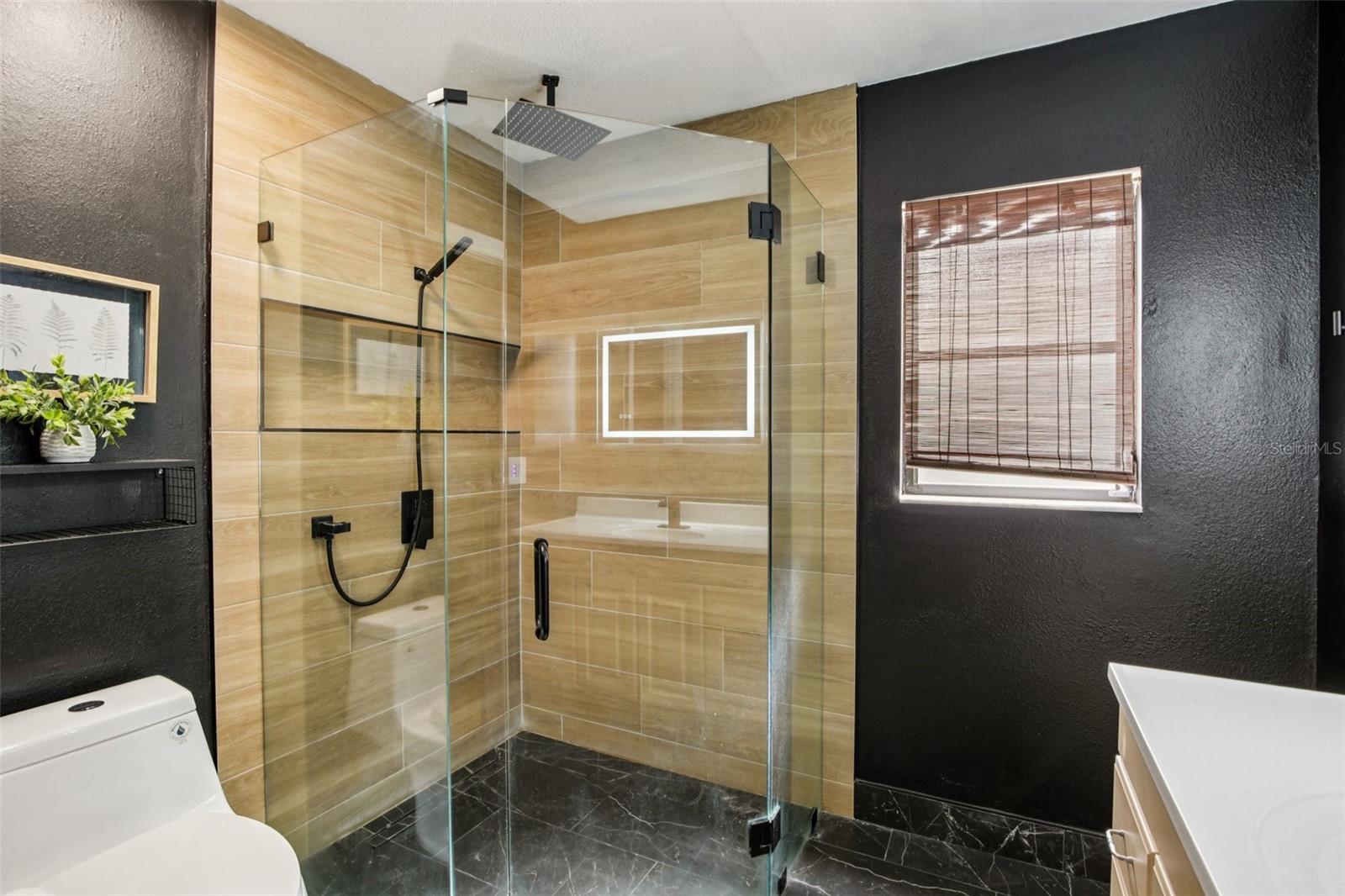 COLONIAL OAKS - Residential