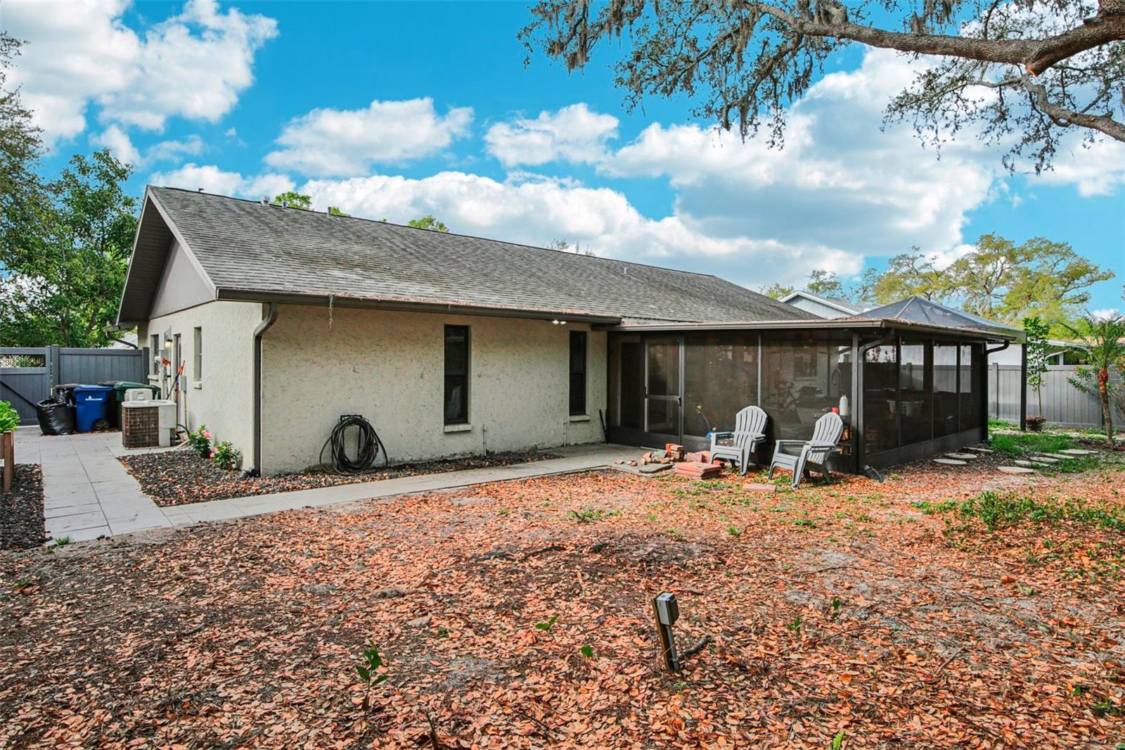 COLONIAL OAKS - Residential