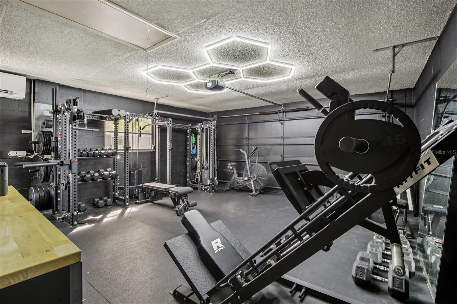 COLONIAL OAKS - Residential