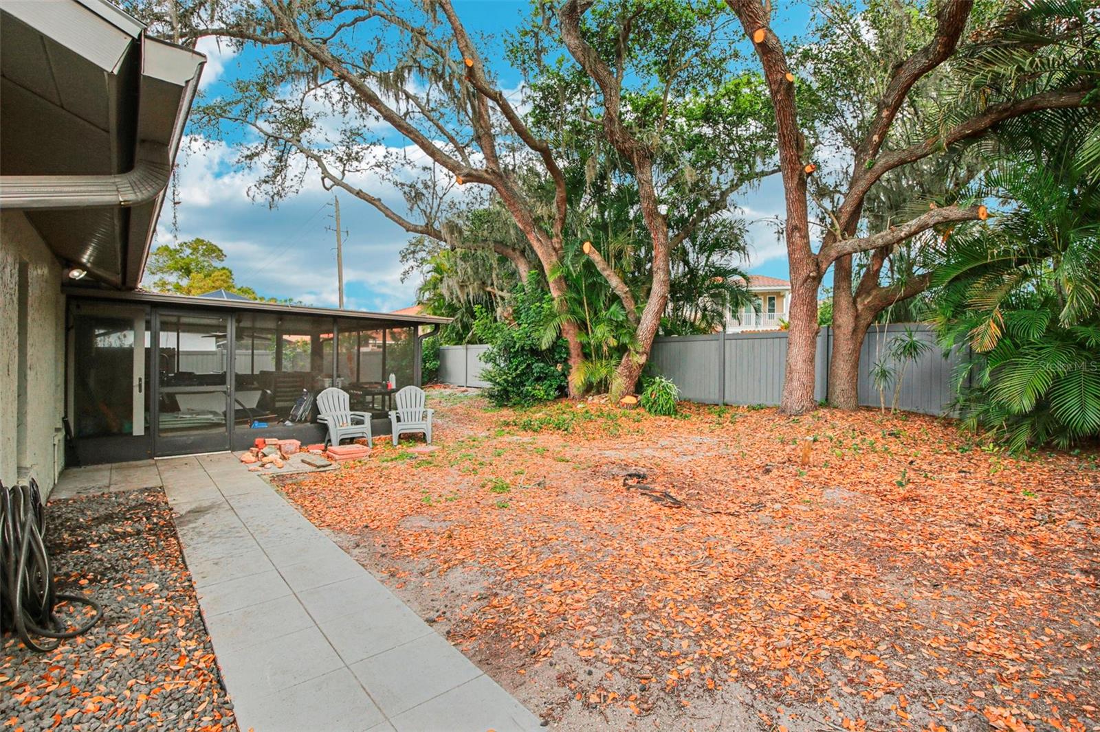 COLONIAL OAKS - Residential