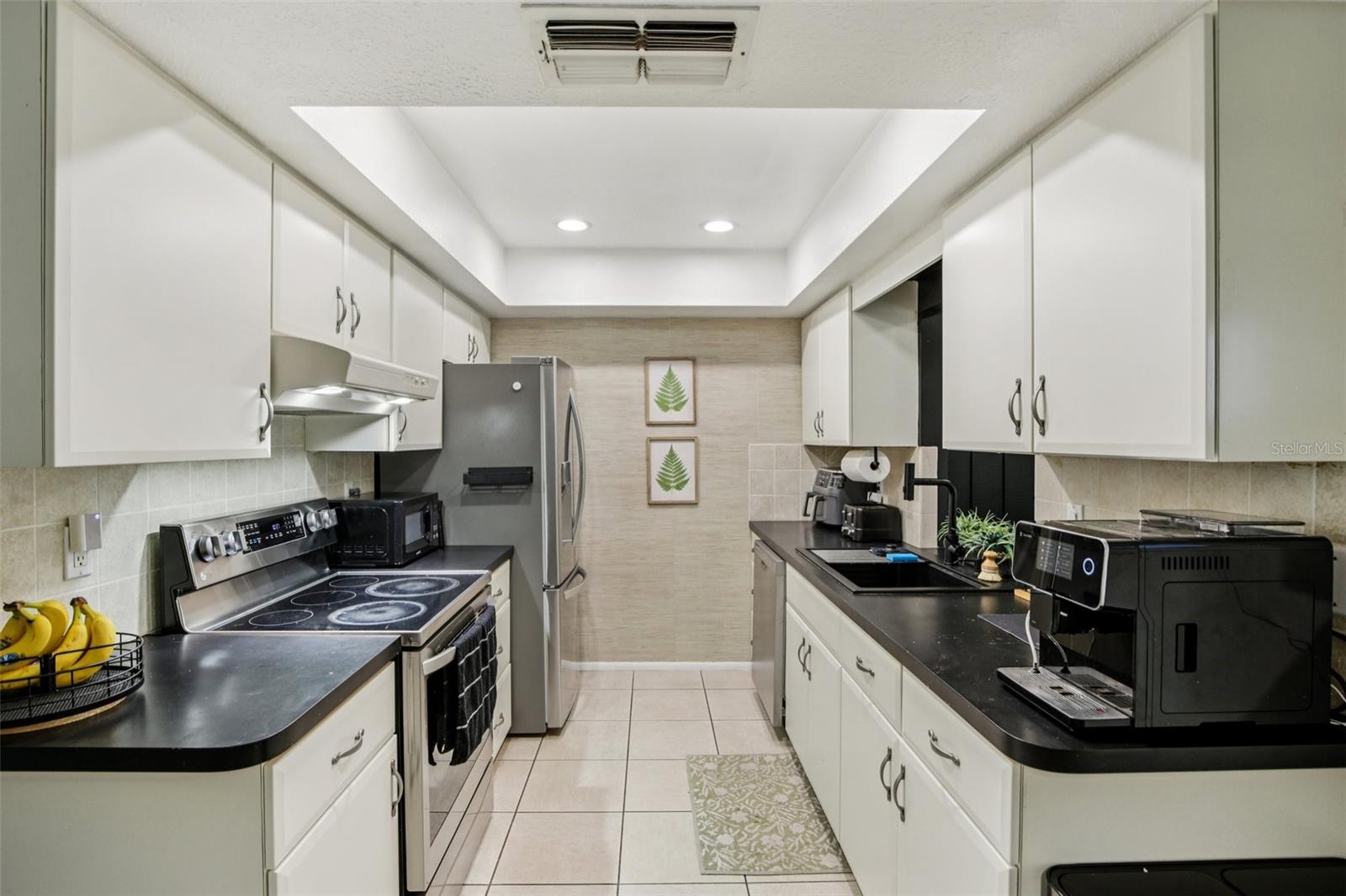 COLONIAL OAKS - Residential