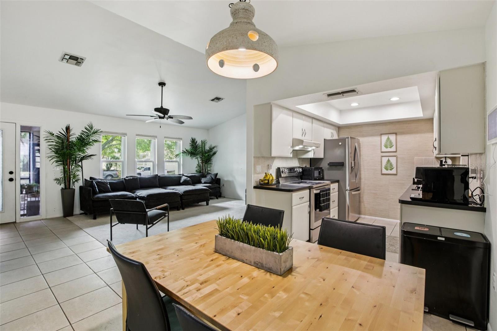 COLONIAL OAKS - Residential