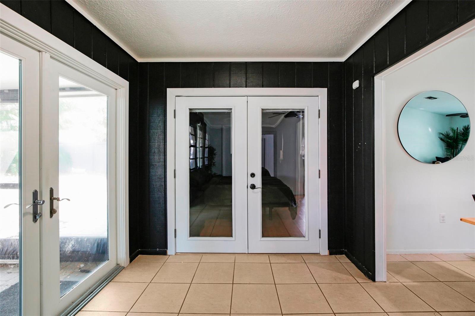 COLONIAL OAKS - Residential