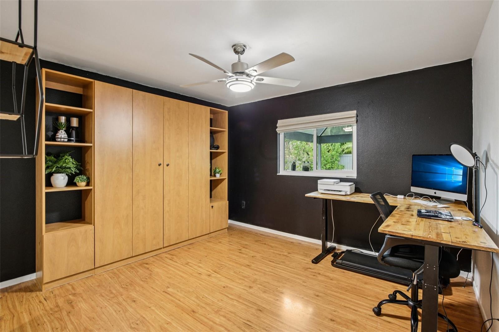 COLONIAL OAKS - Residential