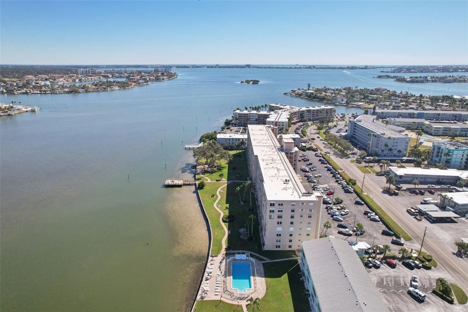 SHORE CREST BLDG - Residential